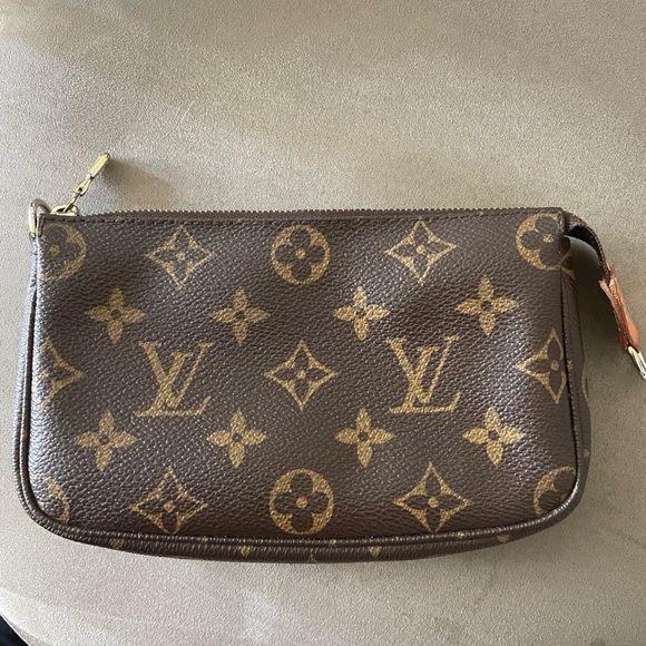 Louis Vuitton mini pochette SOLD - Picture 2 of 7